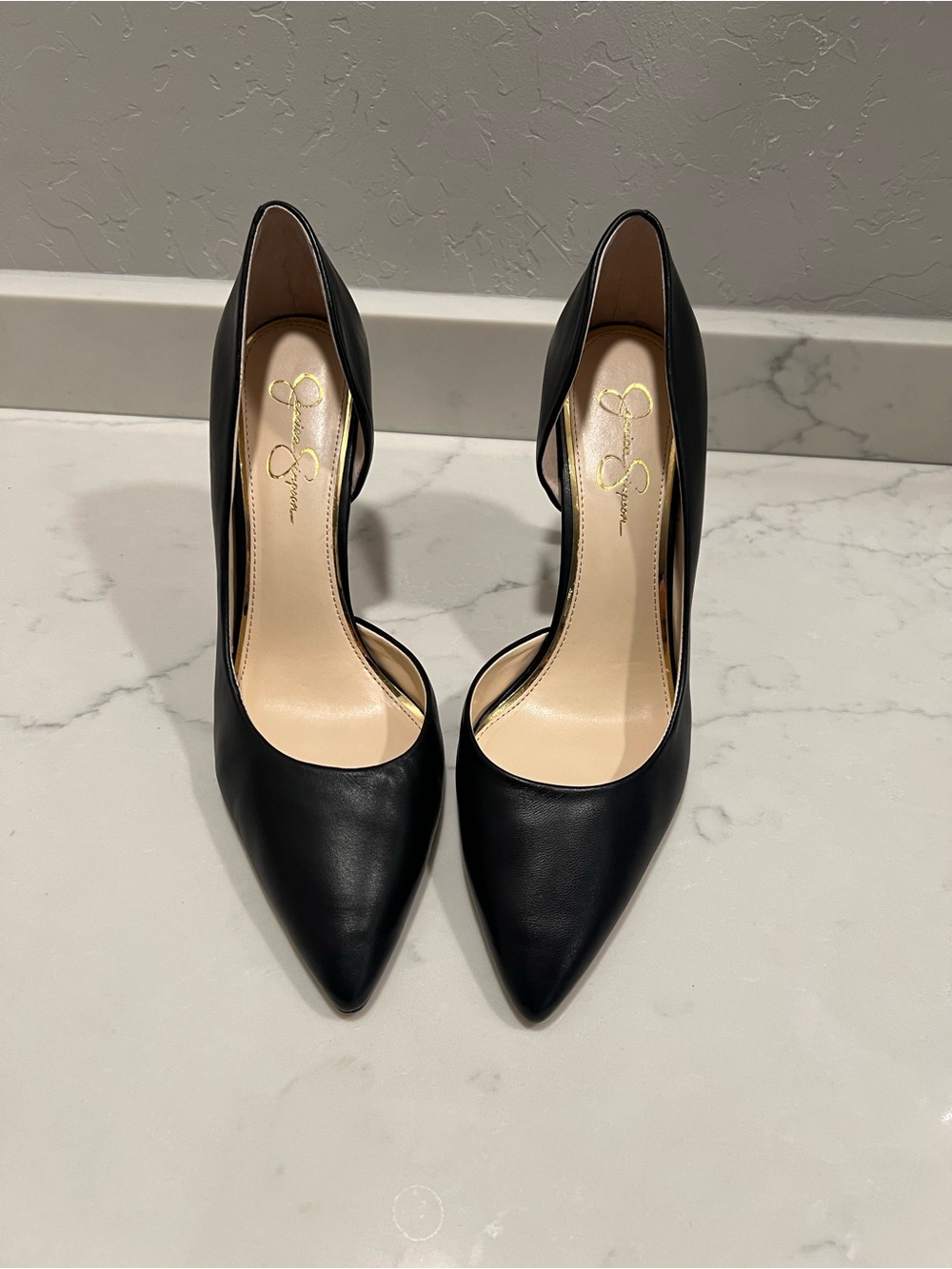 US12 Jessica Simpson “Prizma” Black Pointed-Toe D'Orsay pump Heels